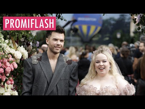 Video Thumbnail: Beziehung mit Luke Newton? Nicola Coughlan klärt endlich auf