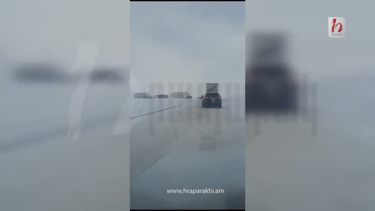 Հայկական, իրանական ու վրացական կանգնած բեռնատարներ՝ Վայքից Սյունիք ճանապարհահատվածում