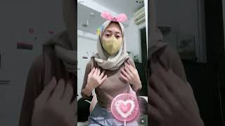 Download lagu lia suhee0 hijab dipake tapi perut dibuka dream live mp3