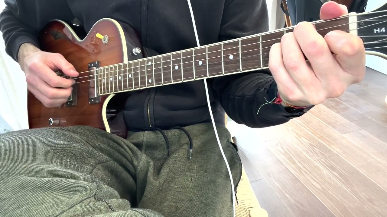 Roberto Barlocci playing a fingerstyle arrangement of Flowers by Miley Cyrus on solo guitar