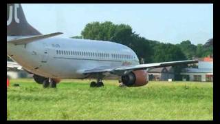 preview picture of video 'Antwerp Airport Boeing 737-300 landing and T/O'