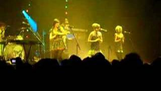 The Pipettes - Your Kisses Are Wasted On Me