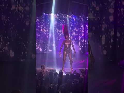 Lysabombom BLUESPACE  sábado Pride