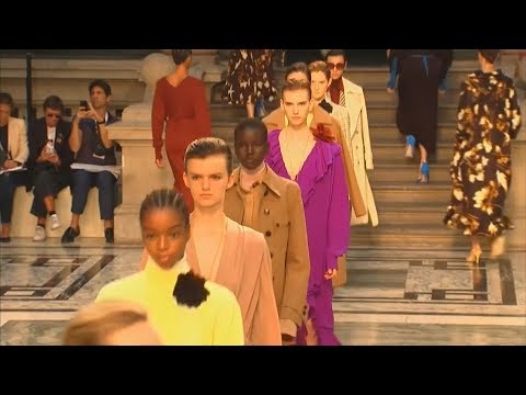 Java e modës në Londër. Beckham, koleksion për gruan në lëvizje