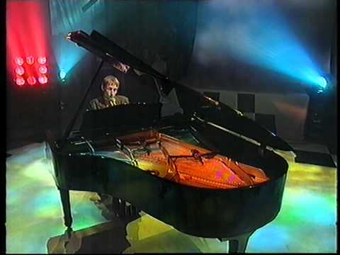 Neil Hannon, The Divine Comedy, Dear Lord And Father Of Mankind on BBC Across The Line 1998.MPG