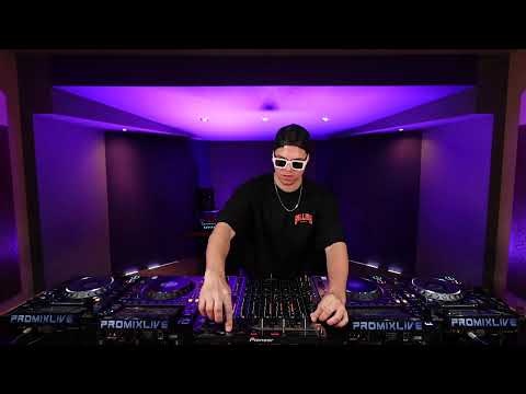White session live from @Promixlive - FEMQ 4 decks set