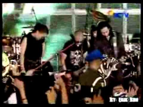 Kotak feat Piyu Padi   Bayang Abadi @ Launching Album Energi mpeg4