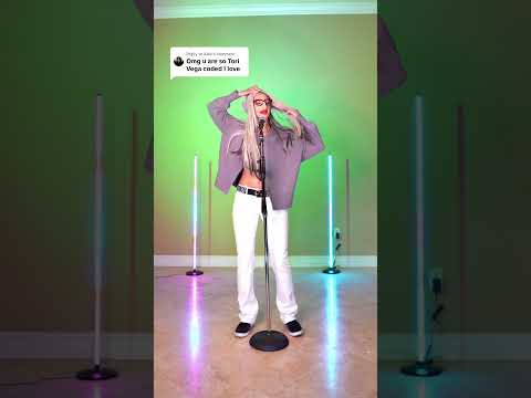 Dressing like Tori Vega Victorious Freak The Freak Out Scene  🤪 - Liz Sanchez