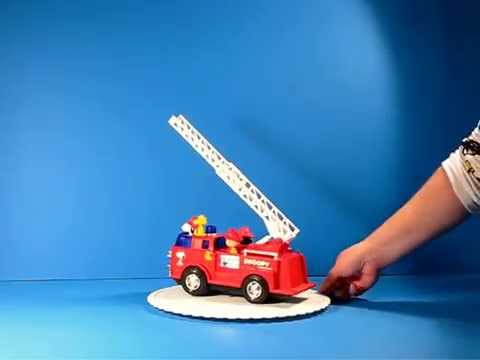Peanuts Gang Fire Truck with sound, lights and motion