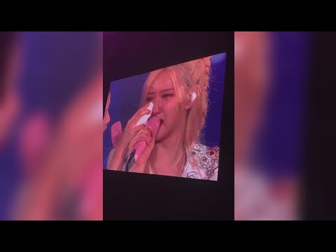 BLACKPINK in Bangkok Day 3 - Rosé crying with emotion