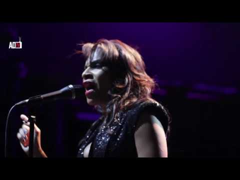 Teedra Moses - 'Lifetime' (Live In London) @AmaruDonTV