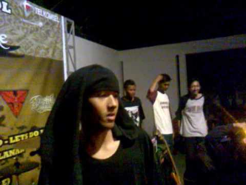 Dirty Connection Live perform