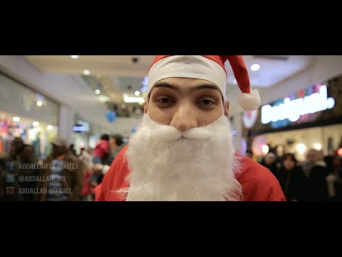 Un Père Noël rappe dans un Centre Commercial !