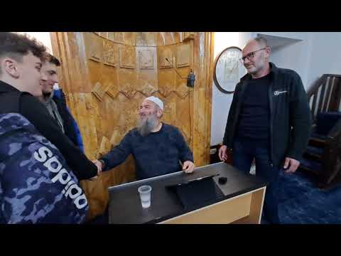 "Të gjithë shkenctarët janë Krishterë", komentuesi anonim fyen tepër Hoxhën Bekir Halimi