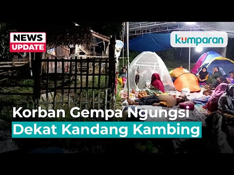 Khawatir Gempa Susulan Korban Gempa Bawean Ngungsi Dekat Kandang Kambing
