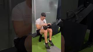 SÓLEO SENTADO CON MANCUERNA