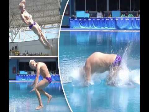 Russian Diver Ilya Zakharov Crashes Out Of Olympics With Belly Flop