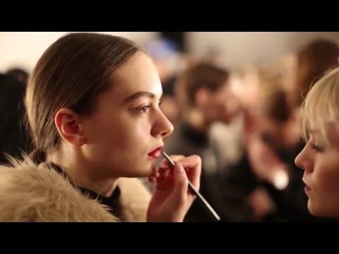 MALAIKARAISS erklärt ihre neue Kollektion #BerlinFashionWeek