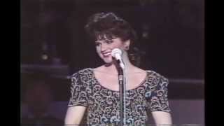 Linda Ronstadt - I Don't Stand a Ghost of a Chance With You