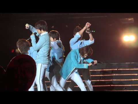 110715 The Boss / D-NA - Stumble Stumble @ Singapore Korean Music Wave KMW 2011