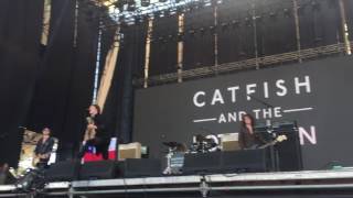 "Twice" - Catfish and the Bottlemen, Lollapalooza Chile 2017