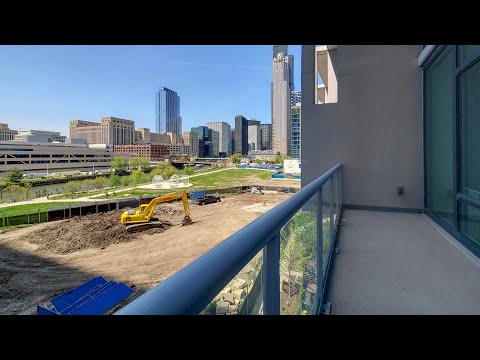 A South Loop 2-bedroom townhome TH-3 at the high-amenity The Cooper A South Loop 2-bedroom townhome TH-3 at the high-amenity The Cooper