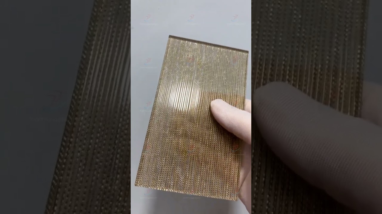 Kính ghép lụa sọc nhũ ánh kim