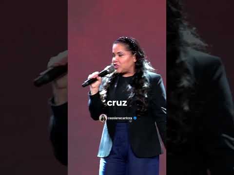 Mesmo em meio à dor, eu sigo Jesus. Sempre. 💛 #Cassiane #VouSeguir #EuVouSeguirJesus