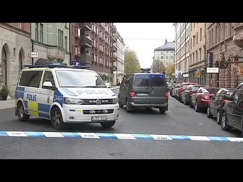 Armed robberies and bomb threat in centre of Stockholm