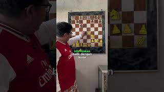 Download lagu Scoth gambit! Teori catur mematikan yang jarang di gunakan pemula! #shorts #chess #catur #tips mp3