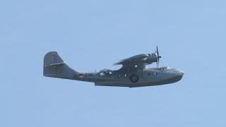 preview picture of video 'Liberation day 2014 Wageningen memorial flight'