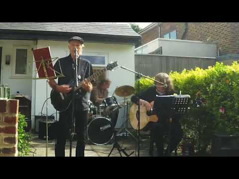 Gig in the Garden - Mrs Gillespie's Time Machine. Mark Whitehead and the Hardliners live