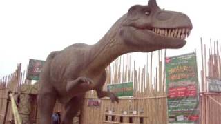 preview picture of video 'el dinosaurio del mall - conquistadores'