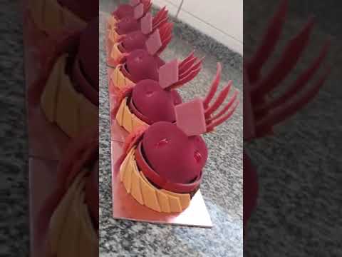 mousse de praline de avellanas y compacto de durazno