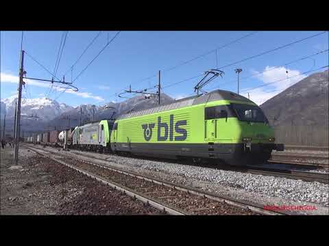 Re 465 BLS + 486 BLS CARGO CON MERCI IN PARTENZA DALLO SCALO MERCI DI DOMO 2 - SAB.  2 - 4 - 2022.