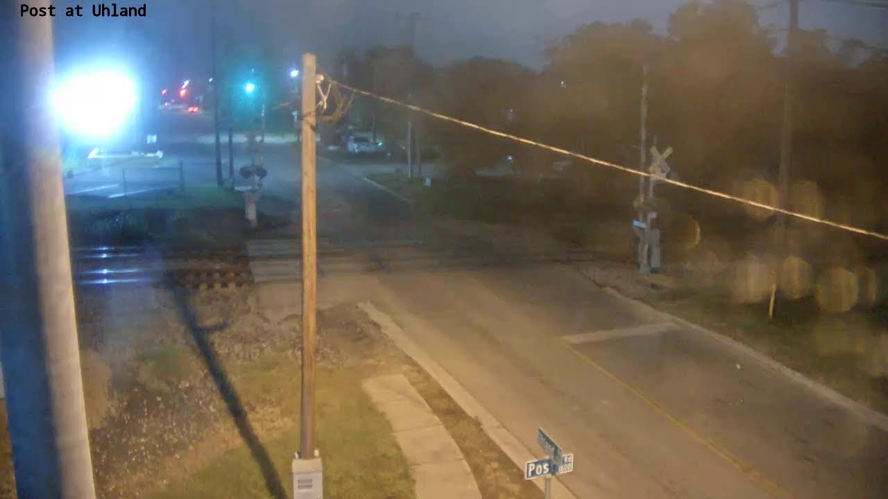 Live webcam view of Post & Uhland Railroad Crossing