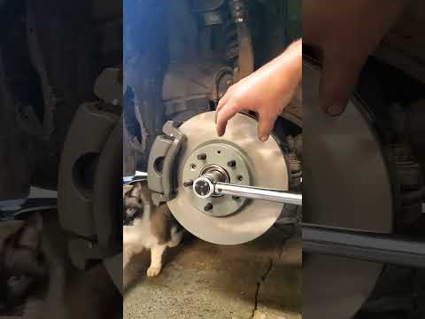 Axle nut tightening trick #mechanic