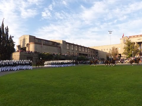Regreso de la Escuela Militar al Alcázar después de la Parada Militar en Parque O´Higgins