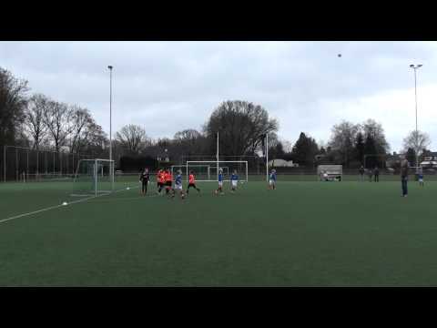 8-2-2014 BFC E1-De Meern E1 Uitbundig doelpunt vieren De E1