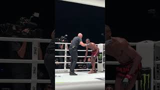 Crazy SPINNING BACKFIST 😱🌪️ Shadow stops Bampara Kouyate in highlight-reel fashion!