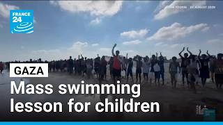 Download lagu Hundreds of Gaza children join a mass swimming lesson to cope with trauma • FRANCE 24 English mp3