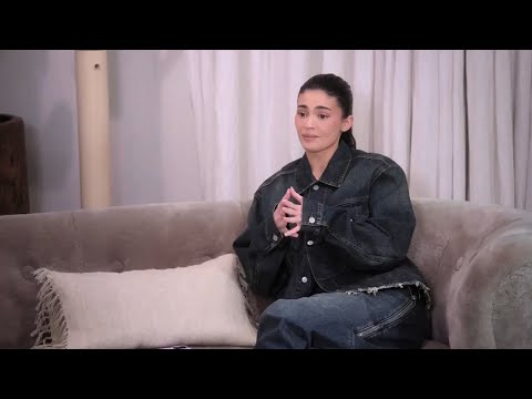 Kylie Jenner cries over comments on viral Paris photograph