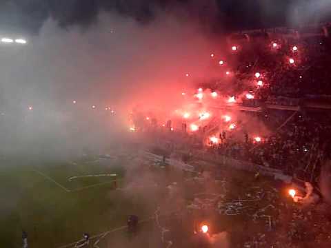 "recibimiento ldu final sudamericana 2011.3GP" Barra: Muerte Blanca &bull; Club: LDU