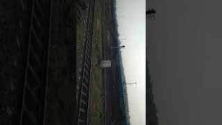preview picture of video 'Saktipunj express entry in singrauli station'