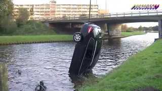 preview picture of video 'Auto in de Hoogeveensevaart, bestuurder verward.'