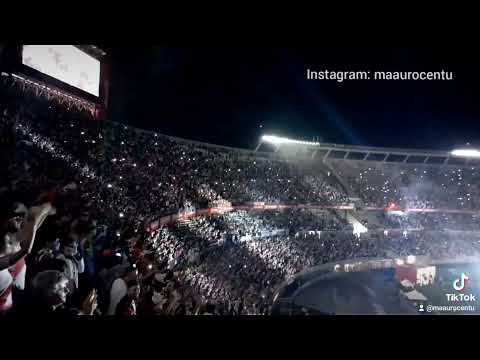 "Fiesta de River - 9/12 - Al ritmo de los pibes chorros - De la cuna hasta el cajón." Barra: Los Borrachos del Tablón • Club: River Plate