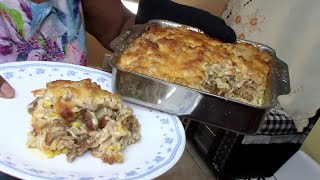 Mac & Cheese Baked With Fried Chicken And Veggies Recipe