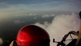 preview picture of video 'PPG flights in clouds. Полеты в Сланцах.'