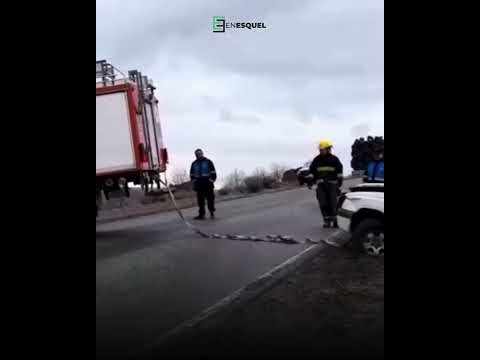 🚨 VOLCÓ UNA CAMIONETA CAMINO A TREVELIN
