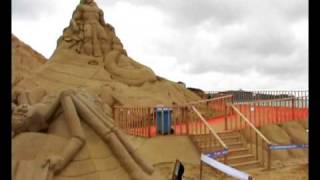 preview picture of video 'Tour of world's tallest sand sculpture by Martin Tedder'